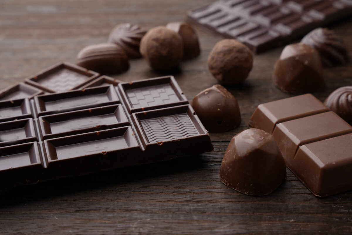 チョコレートの食べすぎがニキビの原因？チョコとニキビの関係を徹底解明！
