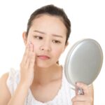 乾燥で「粉吹き肌」になるのはなぜ?顔・体におすすめスキンケアを徹底解説