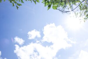 紫外線もニキビの原因に！？正しい紫外線対策でニキビ・肌荒れ知らずの美肌を手に入れよう！