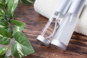 化粧水と乳液、どっちが先？スキンケアの正しい順番を知ることが美肌へのカギ