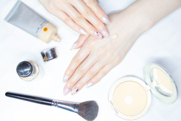 開き毛穴を隠すメイク