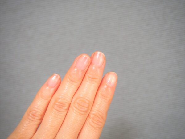手指に塗ったあとがこちら