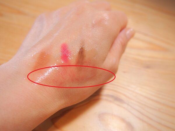 バオバブオイルをなじませる