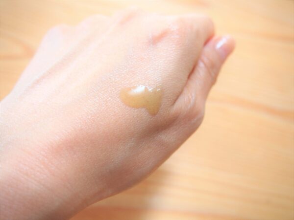 やや粘つきがあり、重め