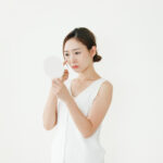 まぶたの乾燥はなぜ起こる？カサカサの原因と今日からできる対策