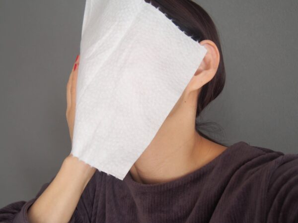 顔全体を覆うことができる大きさ