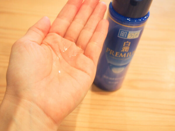 『白潤プレミアム』はさらさらのテクスチャー