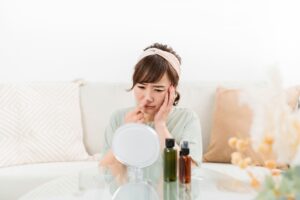 メラニン毛穴が消えた人はどんなお手入れをしてる？黒ずみの原因とケア方法を徹底解説