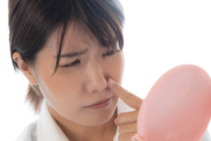 ワセリンパックで後悔してない？実態調査といちご鼻の正しいケアを解説