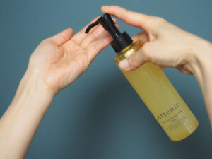 アテニアのクレンジングの口コミは？毛穴が目立つようになる？45歳の乾燥肌で試してみた