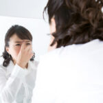 眉間のシワの原因と対策は!スキンケアからエクササイズまで改善策を一挙公開