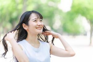パンテノールの美容効果とは？肌や髪への働きを解説。保湿やエイジングケア効果を上げる成分も紹介。