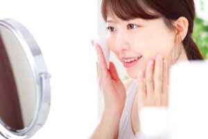 拭き取り化粧水は朝の洗顔代わりになる？おすすめ5選と使い方を紹介