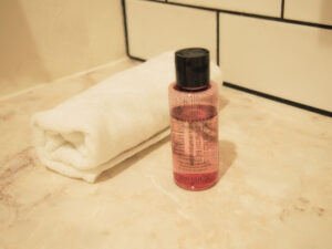 シュウウエムラのクレンジングは毛穴の黒ずみ・角栓に効果あり？サクラはメイクが落ちないのかも検証