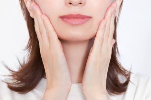 顔のたるみをとる意外な5つの習慣とは？原因と改善方法を徹底解説
