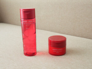 アクアレーベルの赤のラインナップと口コミを紹介！バランスケアローションがイプサに似てる？