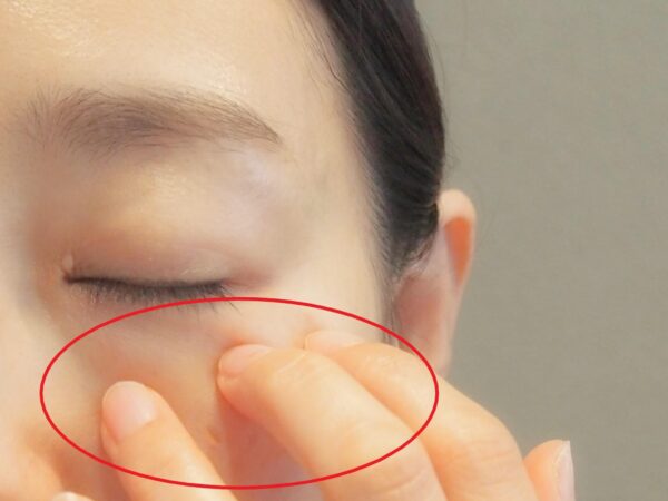 人さし指、中指、薬指の3本