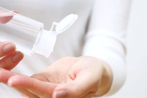 化粧水がヒリヒリするのは効いてる証拠？急に刺激を感じたときの対処法と正しい化粧水の選び方