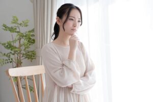 ナイアシンアミドとセラミドはどっちがいい？併用できる？それぞれの効果を詳しく解説