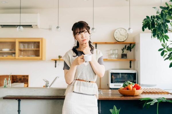 コーヒーは飲み方によってニキビの原因になる