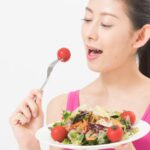 ニキビに効く食べ物は?ニキビの原因やできにくくなる食事を解説