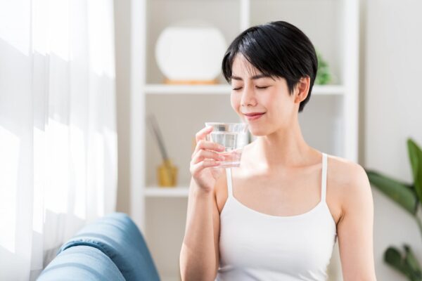 .水を飲むと美肌になる理由
