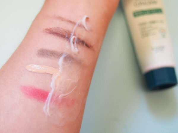 ふわっとメイクが浮いてくる感じはしません