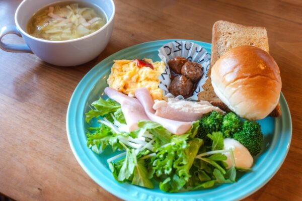 肌荒れは食べ物で改善できる？