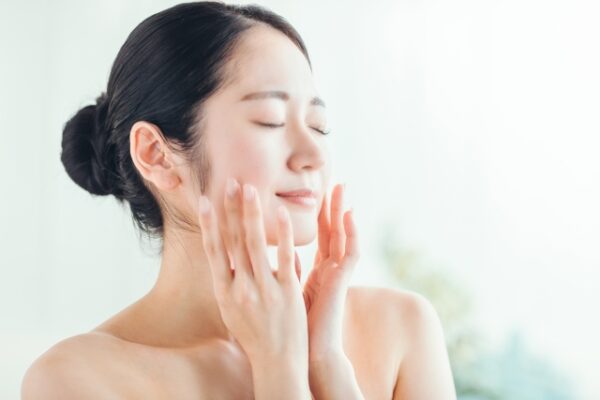 正しい毛穴ケアの継続が、自信の持てる「つるんと肌」への一番の近道