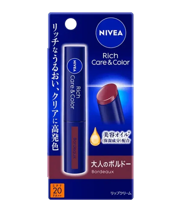 ボルドーやブラウン系で大人色！春夏秋冬に合わせたリップメイクのコツ
