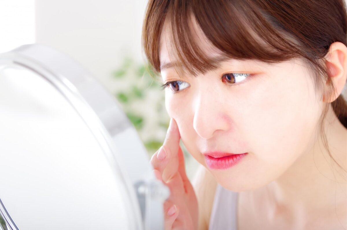 アゼライン酸でニキビ増えた？悪化は好転反応？原因と見分け方、正しい対処法を徹底解説
