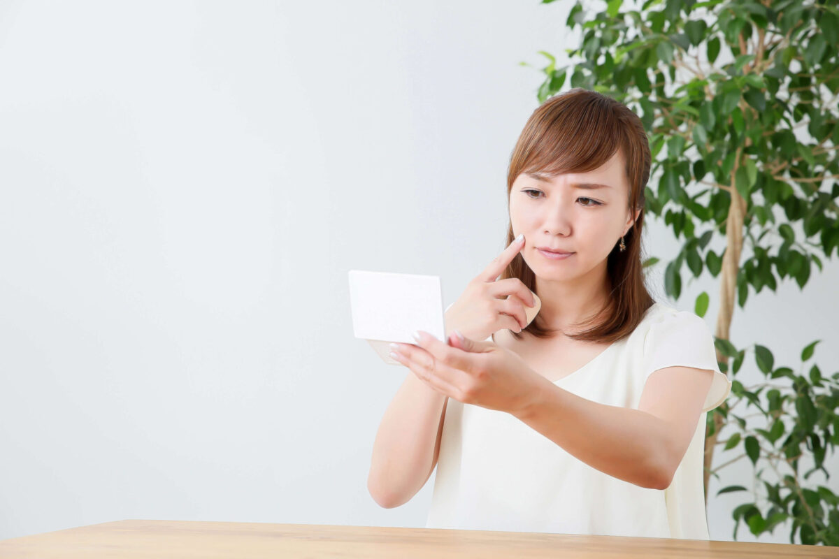 更年期ニキビは治らない？原因と正しい治し方を徹底解説【40代・50代必見】