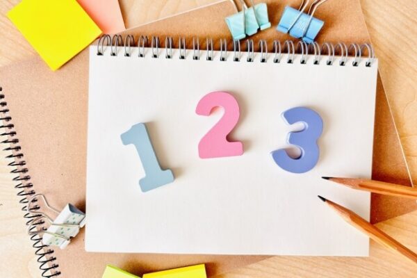 なぜ?専門家が解説する更年期抜け毛の3つの主な原因