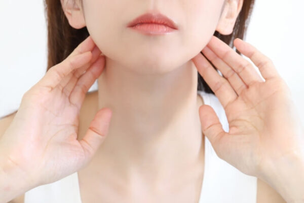 【むくみ解消】優しく流すリンパマッサージの正しい方法