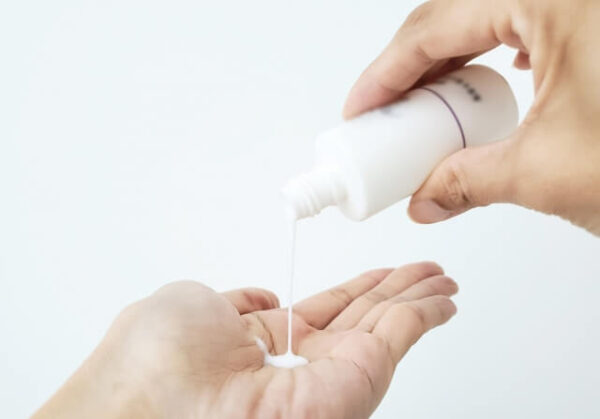 外用薬（スキンケア）の特徴｜手軽に始められ、ピンポイントな悩みや予防に