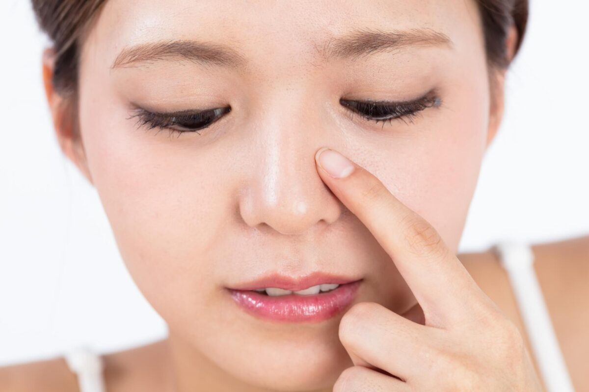 【完全ガイド】鼻の脂をなくす方法｜止まらないテカリ・角栓を根本から改善