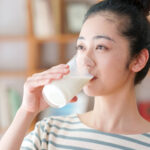 牛乳でニキビが悪化？原因と対策を美容のプロが徹底解説｜今日からできる美肌習慣